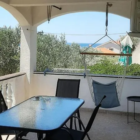 Stela 3 Apartment Povljana